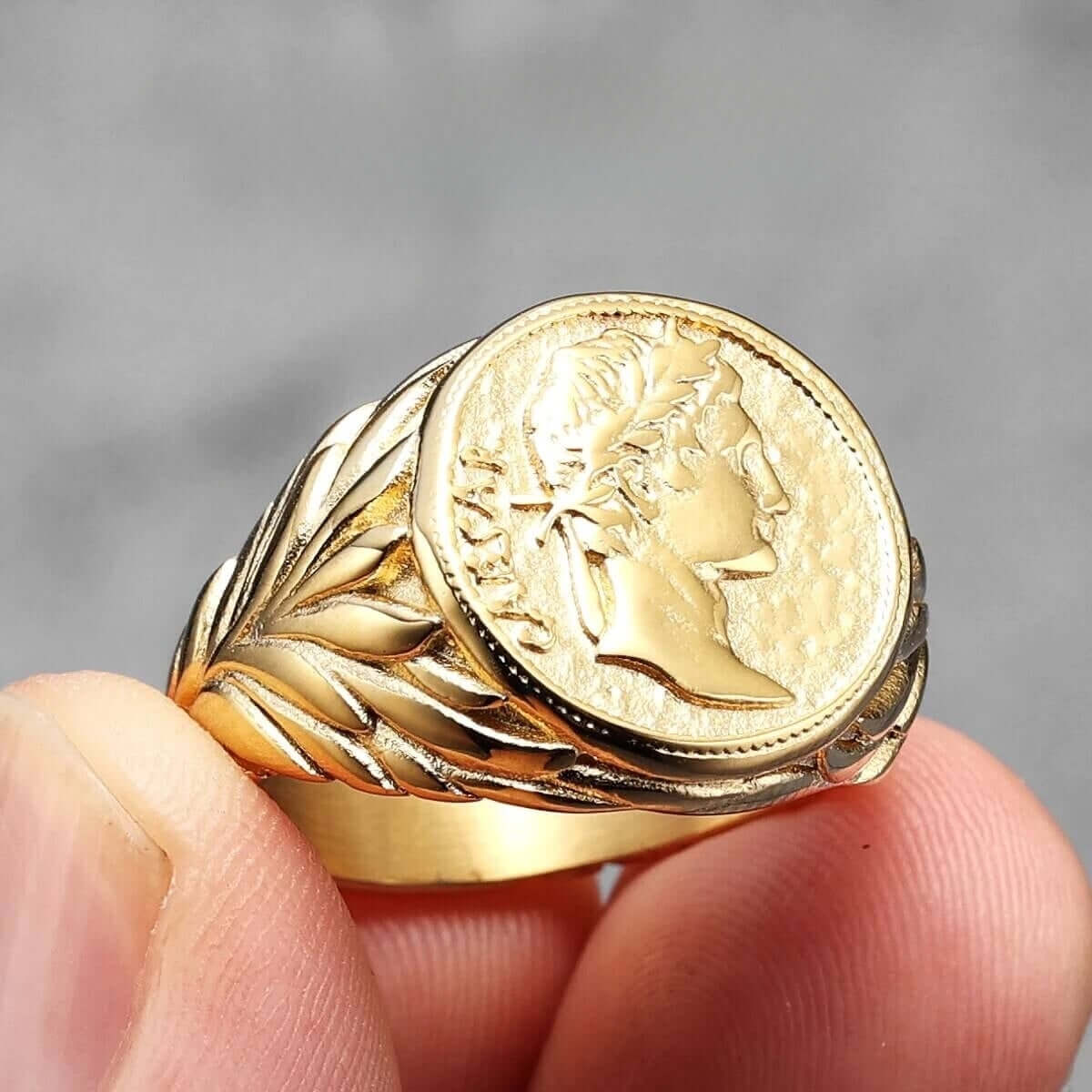 Anel Cezar Mercati - Dourado